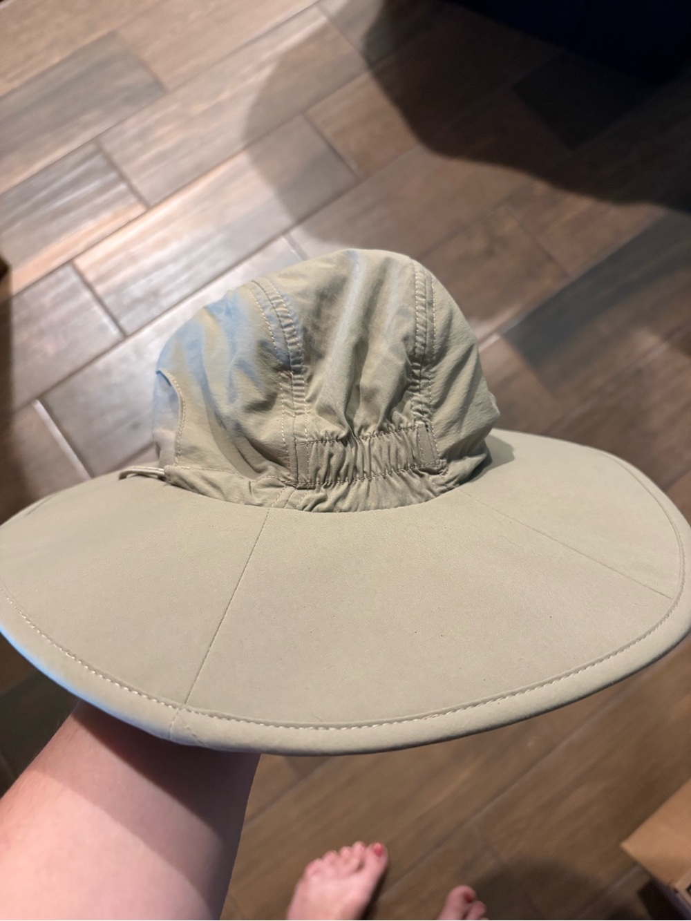 Mountain Hardwear sun hat in Light Khaki